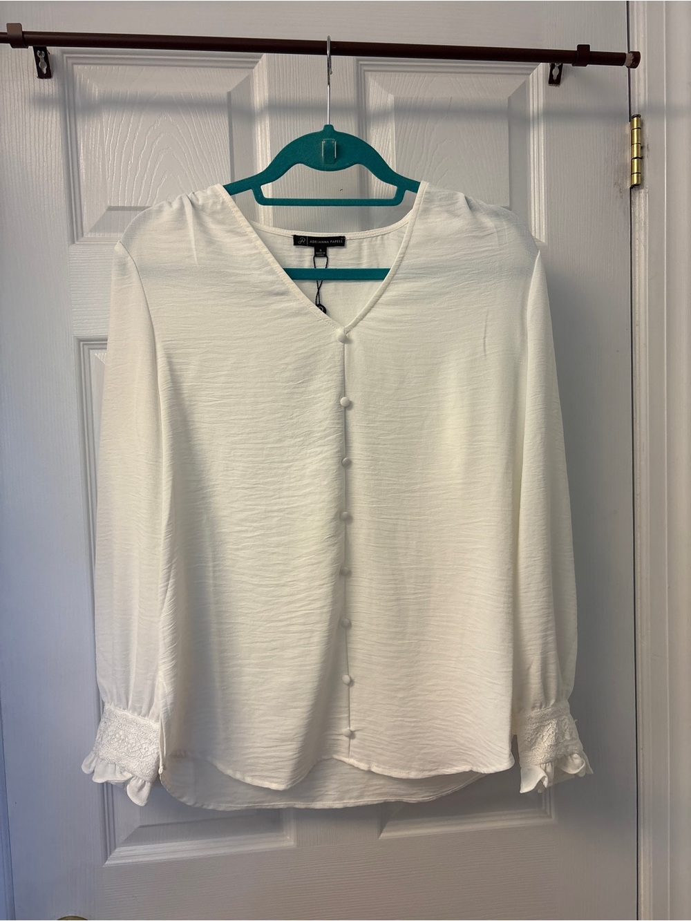 Adrianna Papell Ivory V-Neck Button Front Long Sleeve Blouse